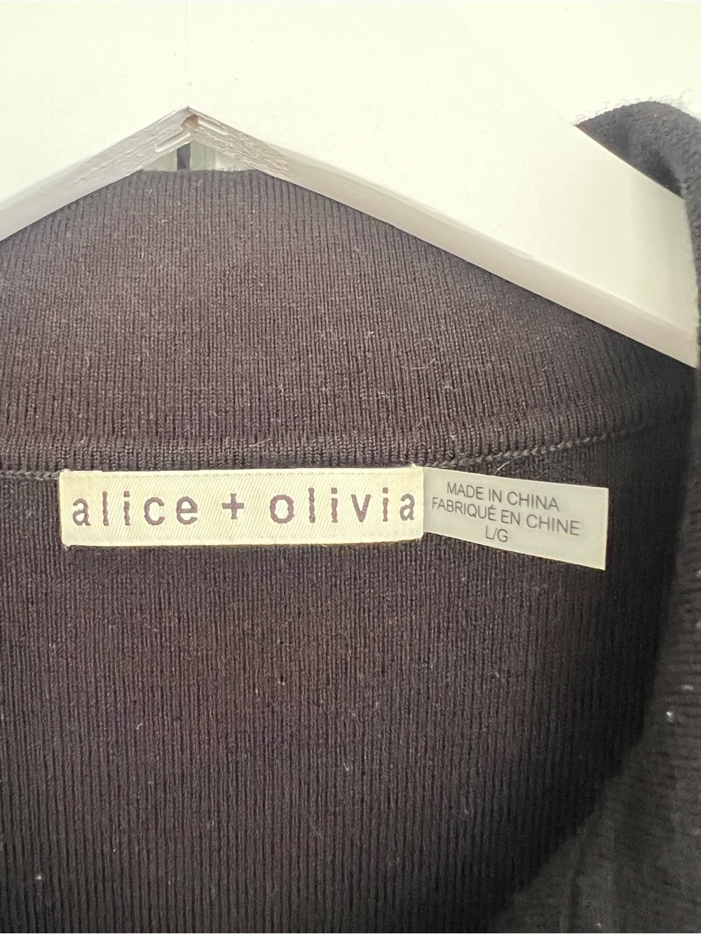 Alice + Olivia Black Short Sleeve Knit Top with White Label (fits like small) - Picture 2 of 3